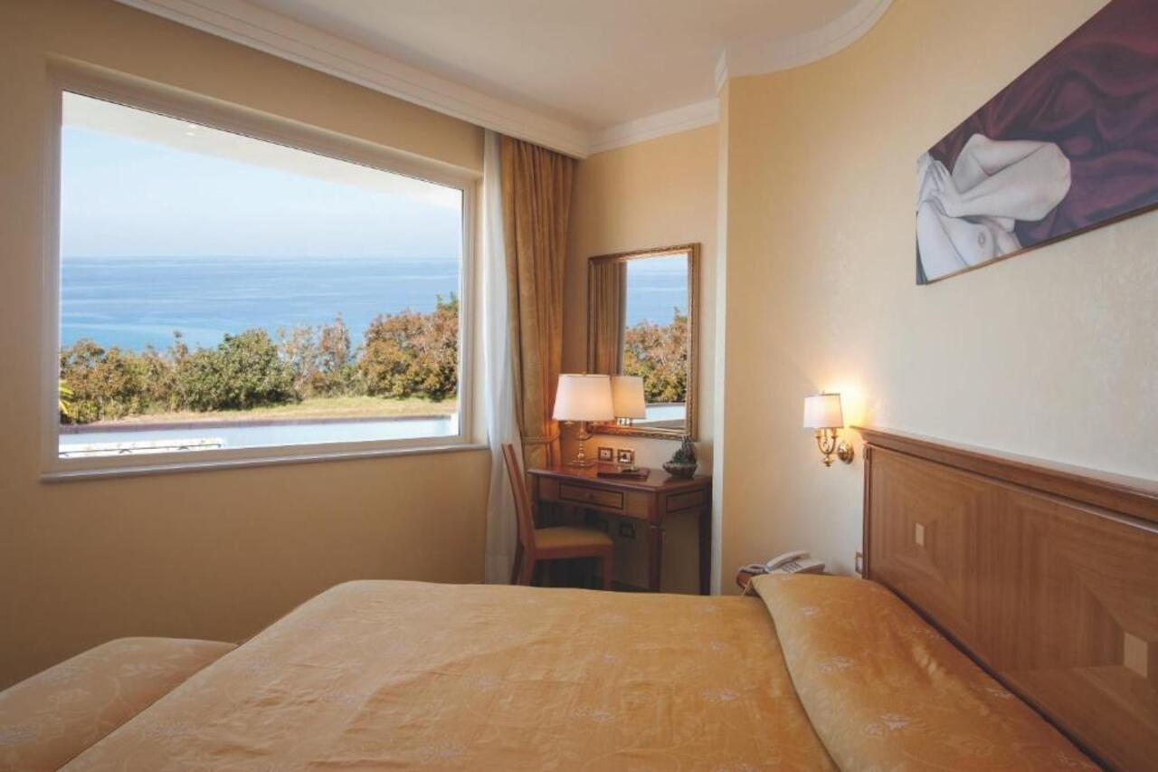 פרגליה Hotel Tirreno חדר תמונה