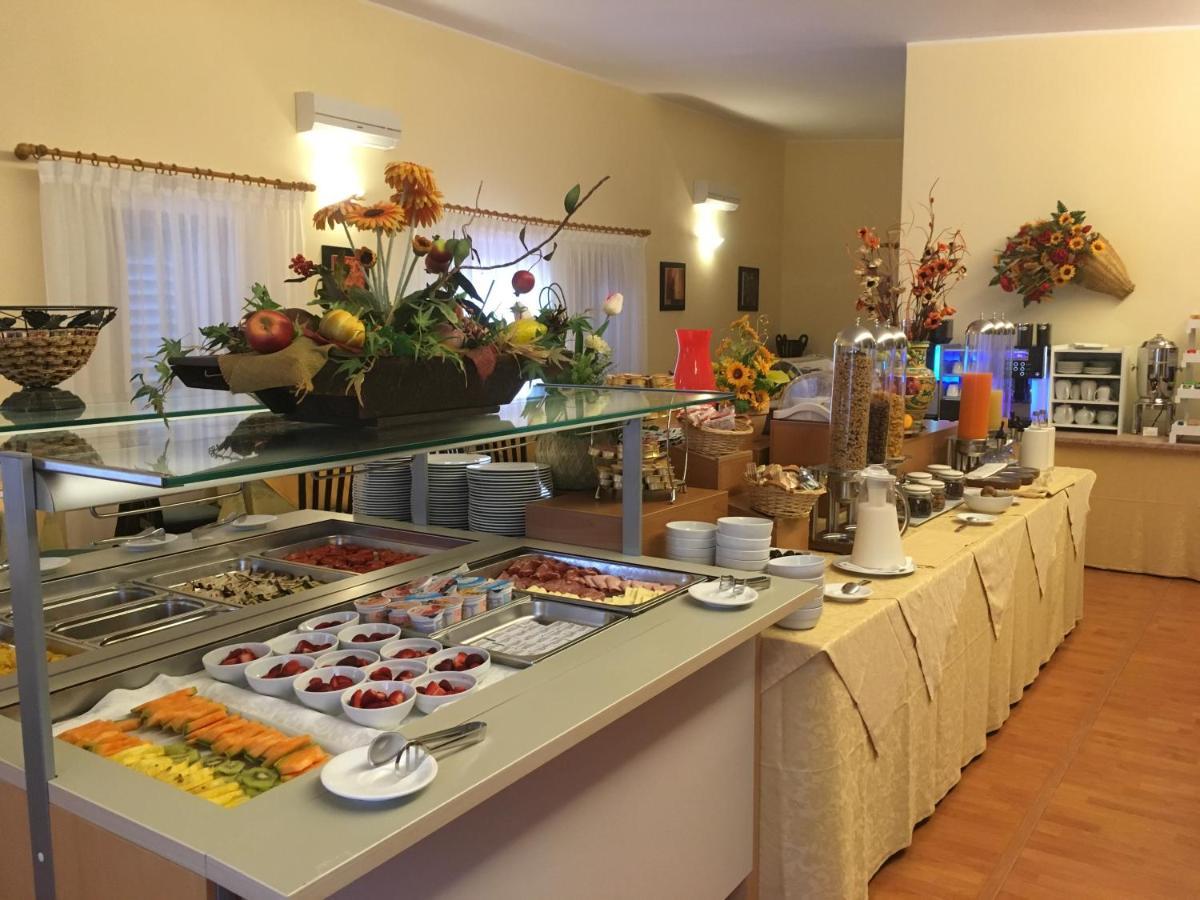 פרגליה Hotel Tirreno מראה חיצוני תמונה