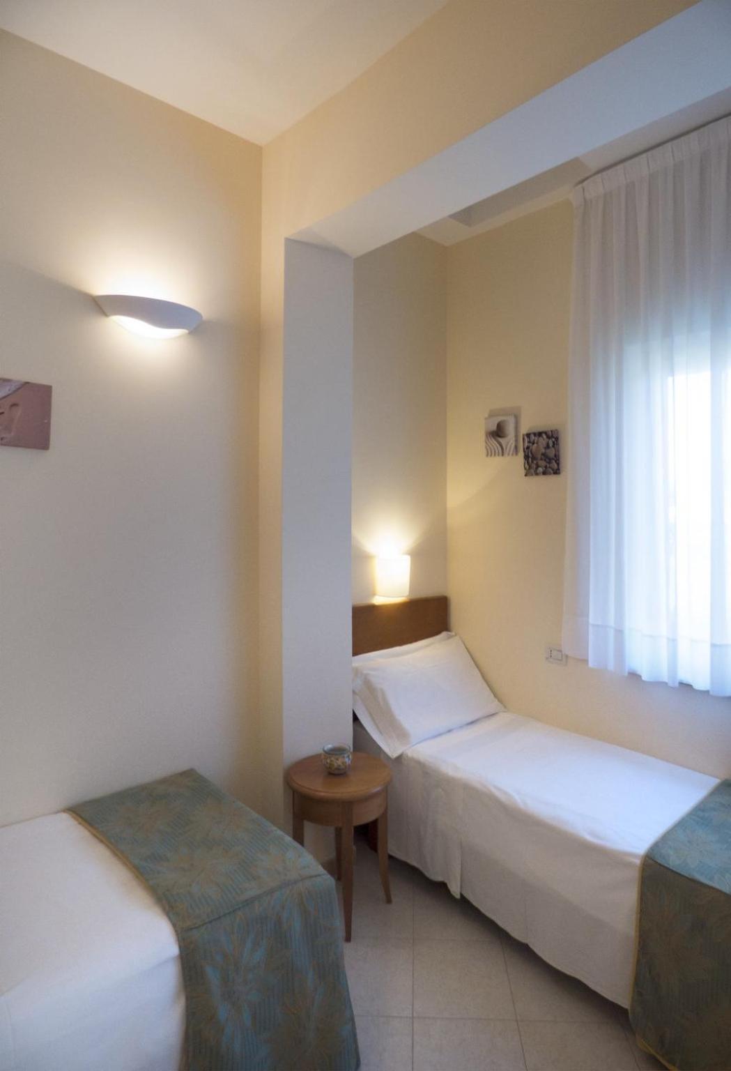 פרגליה Hotel Tirreno מראה חיצוני תמונה