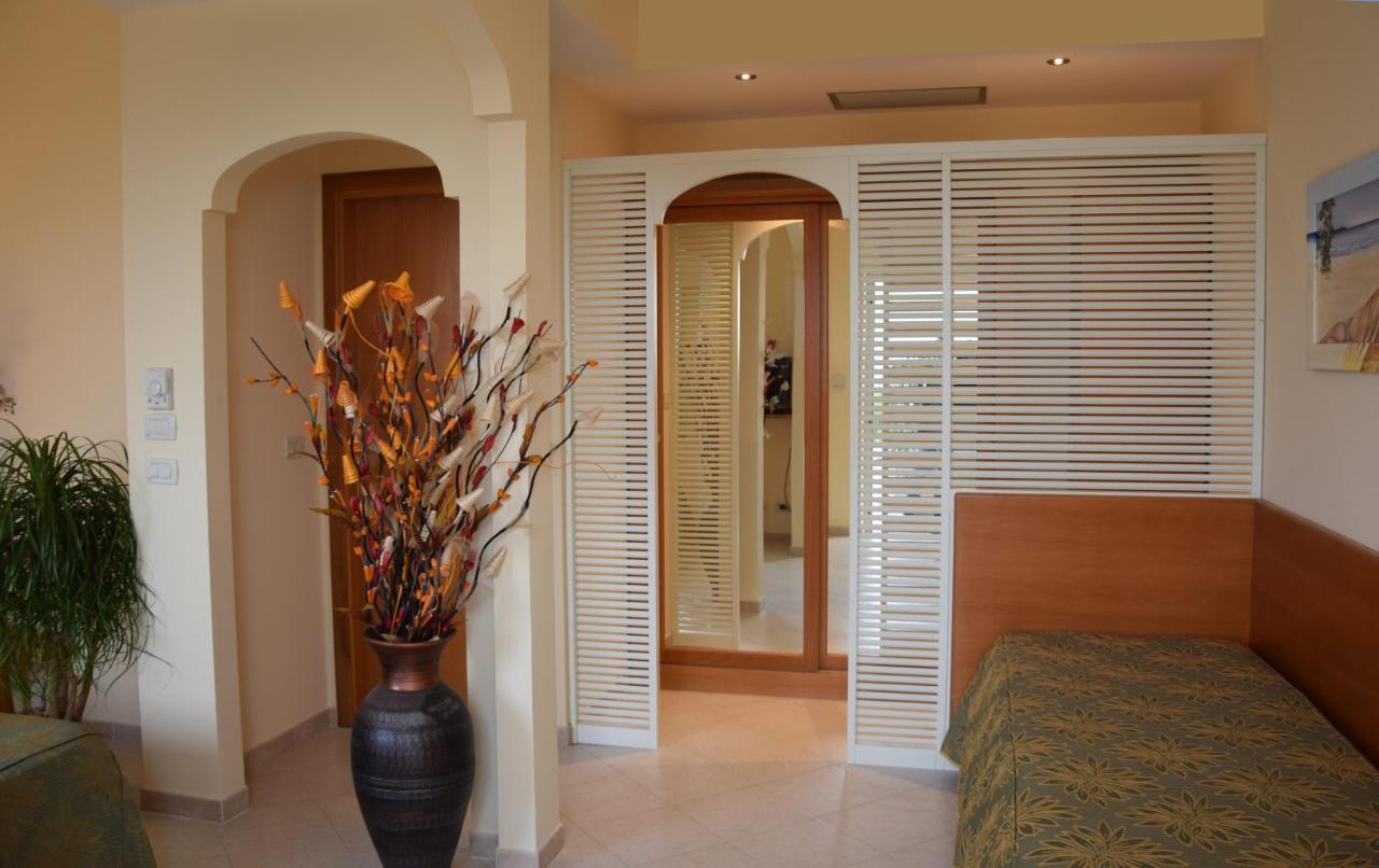 פרגליה Hotel Tirreno מראה חיצוני תמונה