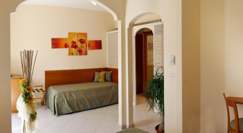 פרגליה Hotel Tirreno מראה חיצוני תמונה